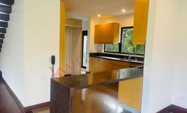 VENDO MARAVILLOSA CASA EN LA CALERA