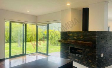 VENDO MARAVILLOSA CASA EN LA CALERA