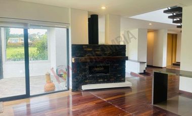VENDO MARAVILLOSA CASA EN LA CALERA