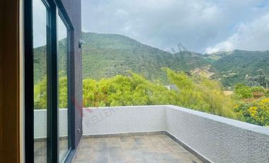VENDO MARAVILLOSA CASA EN LA CALERA