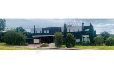 VENDO MARAVILLOSA CASA EN LA CALERA