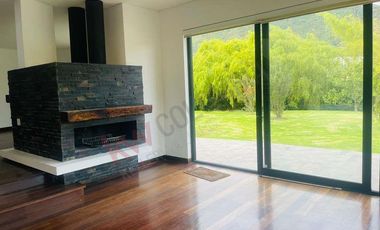 VENDO MARAVILLOSA CASA EN LA CALERA