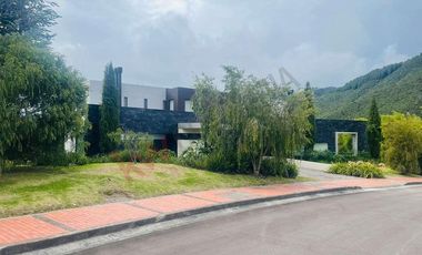 VENDO MARAVILLOSA CASA EN LA CALERA