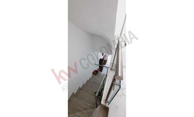 Vendo Casa de tres pisos en Conjunto Campestre Cerrado
