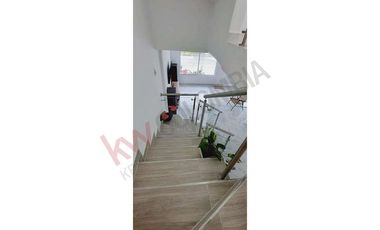 Vendo Casa de tres pisos en Conjunto Campestre Cerrado