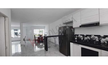 Vendo Casa de tres pisos en Conjunto Campestre Cerrado