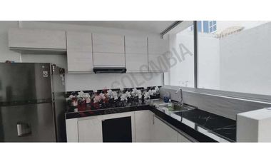 Vendo Casa de tres pisos en Conjunto Campestre Cerrado
