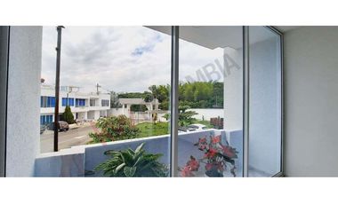 Vendo Casa de tres pisos en Conjunto Campestre Cerrado