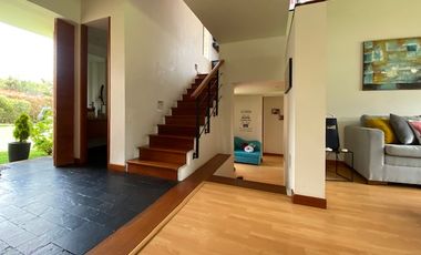 Venta - Hermosa Casa Campestre Con Vista Panorámica En Macadamia, La Calera