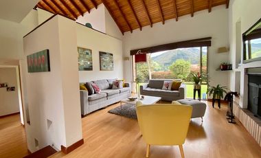 Venta - Hermosa Casa Campestre Con Vista Panorámica En Macadamia, La Calera
