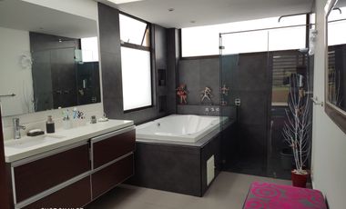En Venta Casa Luxury En El Exclusivo Sector De Valle Alto En La Calera