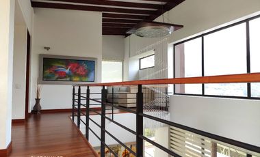 En Venta Casa Luxury En El Exclusivo Sector De Valle Alto En La Calera
