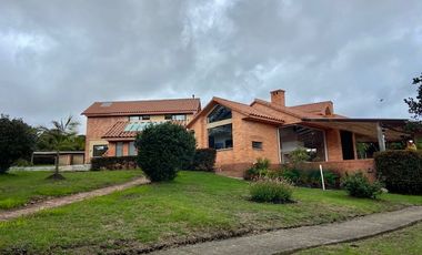 Casa Campestre En Renta En Condominio Pan De Azúcar- Vereda Yerbabuena Chía.