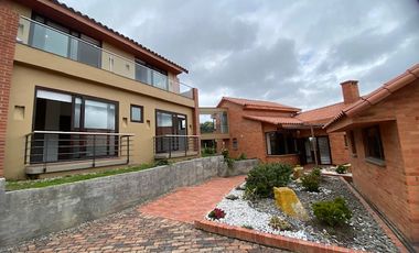 Casa Campestre En Renta En Condominio Pan De Azúcar- Vereda Yerbabuena Chía.