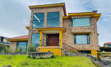 Venta - Hermosa Casa En La Calera Urbana