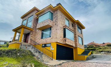 Venta - Hermosa Casa En La Calera Urbana