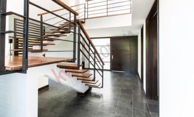 MAGNIFICA CASA MODERNA PERFECTA PARA LA FAMILIA