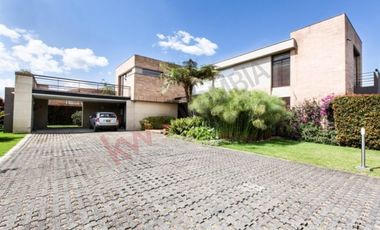 MAGNIFICA CASA MODERNA PERFECTA PARA LA FAMILIA
