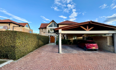 Venta - Espectacular Casa Interna En Excelentes Condiciones