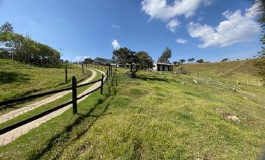 En Venta Acogedora Casa En Medio De Las Montañas, La Calera, Sabana De Bogotá