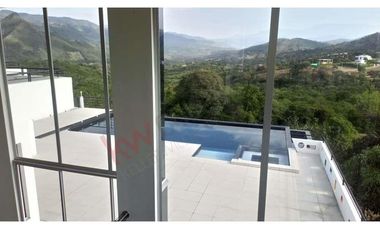 VENDO MAGNIFICA CASA ANAPOIMA