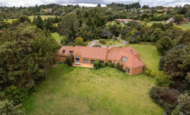 En Arriendo - Casa Campestre En Chía - Lagos De Yerbabuena