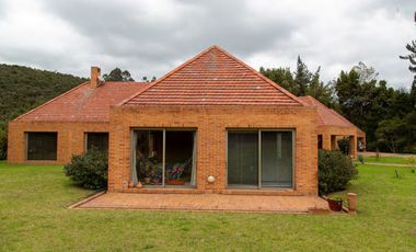 En Arriendo - Casa Campestre En Chía - Lagos De Yerbabuena