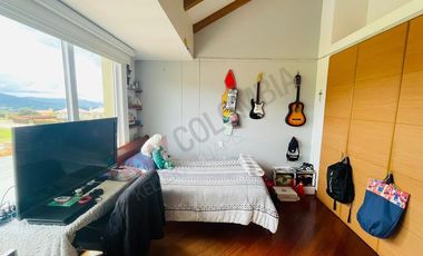 VENDO CASA MACADAMIA LA CALERA