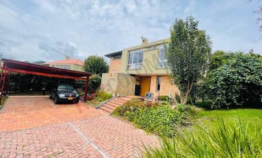 VENDO CASA MACADAMIA LA CALERA