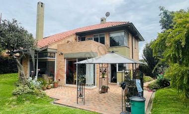 VENDO CASA MACADAMIA LA CALERA