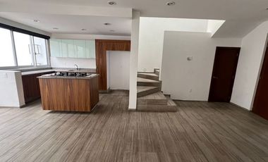 CASA EN VENTA FRACCIONAMIENTO MADEIRAS ZAPOPAN