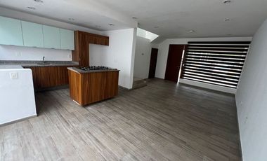 CASA EN VENTA FRACCIONAMIENTO MADEIRAS ZAPOPAN