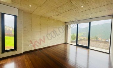 VENDO CASA DE CAMPO EN LA CALERA