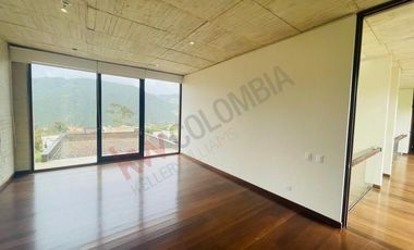 VENDO CASA DE CAMPO EN LA CALERA