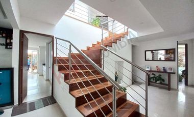 !Buenas noticias¡ . Una Increible casa, recién salida del horno.-8069
