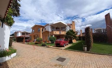 !Buenas noticias¡ . Una Increible casa, recién salida del horno.-8069