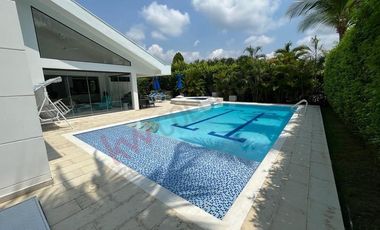 EN VENTA HERMOSA CASA CAMPESTRE A PUERTA CERRADA EN GIRARDOT