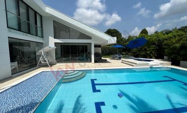 EN VENTA HERMOSA CASA CAMPESTRE A PUERTA CERRADA EN GIRARDOT