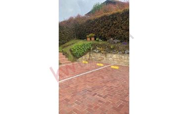VENDO HERMOSA CASA MACADAMIA LA CALERA