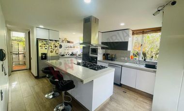 VENDO HERMOSA CASA MACADAMIA LA CALERA