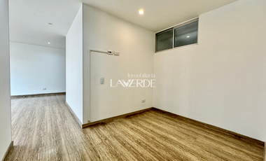 Venta - Apartamento Esquinero En Primer Piso