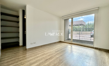 Venta - Apartamento Esquinero En Primer Piso