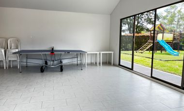Casa Campestre En Exclusivo Conjunto Con Parcelación Amplia. Cota, Cundinamarca