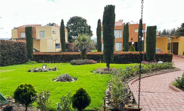 Casa Campestre En Exclusivo Conjunto Con Parcelación Amplia. Cota, Cundinamarca