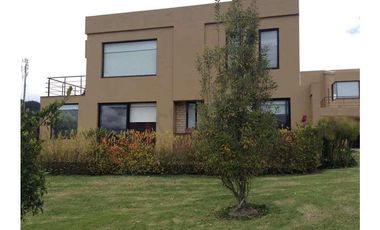 VENDO CASA ESPECTACULAR EN CASA DE CAMPO, LA CALERA
