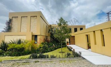 VENDO CASA ESPECTACULAR EN CASA DE CAMPO, LA CALERA