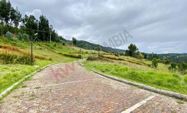 EXCELENTE LOTE ESQUINERO PARA INVERSION CON VISTA AMPLIA