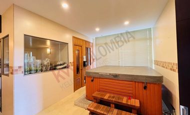 VENDO CASA ESPECTACULAR EN LA CALERA
