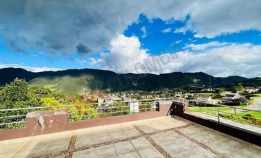 VENDO CASA ESPECTACULAR EN LA CALERA