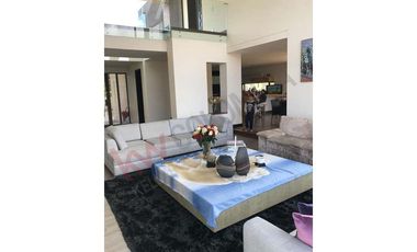 VENDO ESPLENDIDA CASA DE CAMPO EN LA CALERA